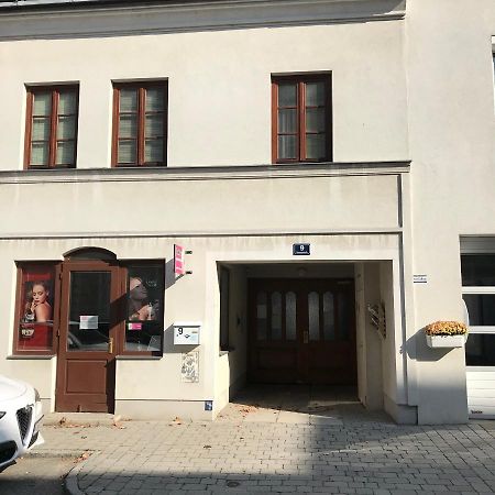 Lg Tiny Lägenhet Korneuburg Exteriör bild
